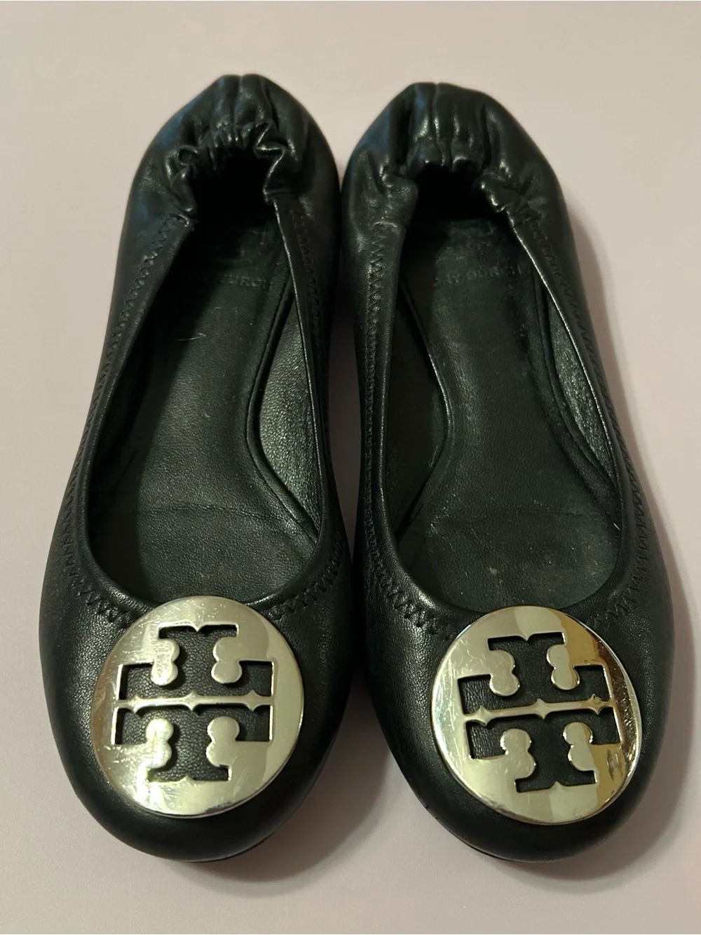 Tory Burch Black Leather Reva Flats with Gold Logo Medallion - Picture 1 of 10